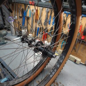 La Cabra 27.5" Wheelset WTB KOM Tough i35 | Shimano XT - Free Tires!